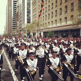 Full-uniform (SFG parade).jpg